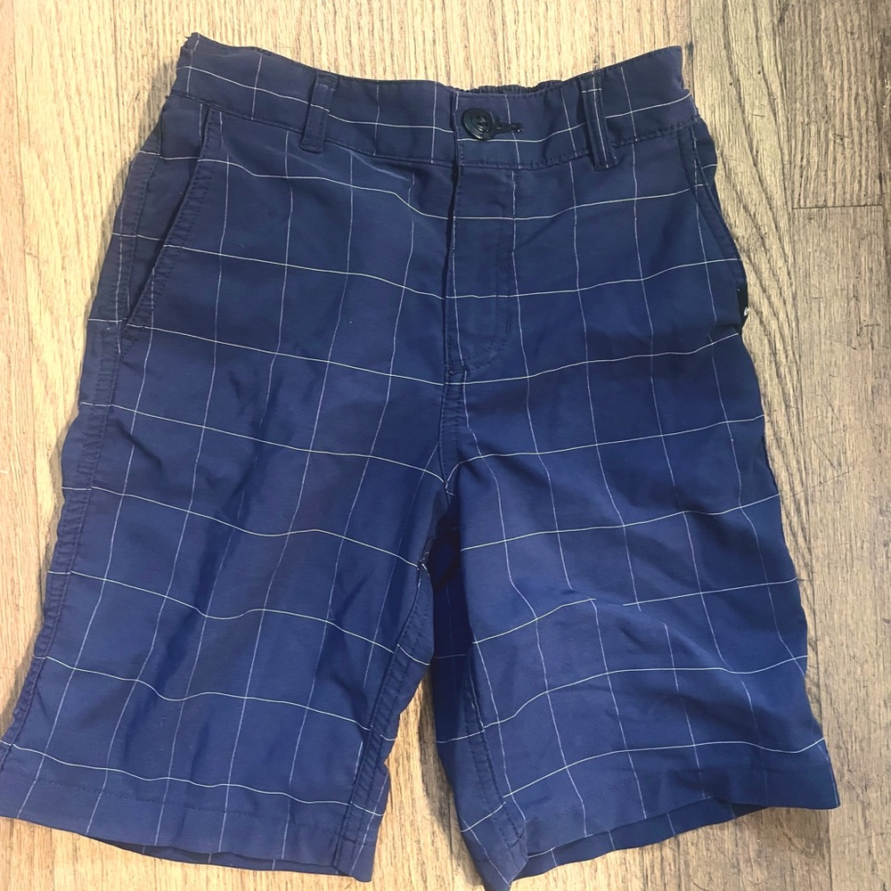 Black 7x Quiksilver shorts